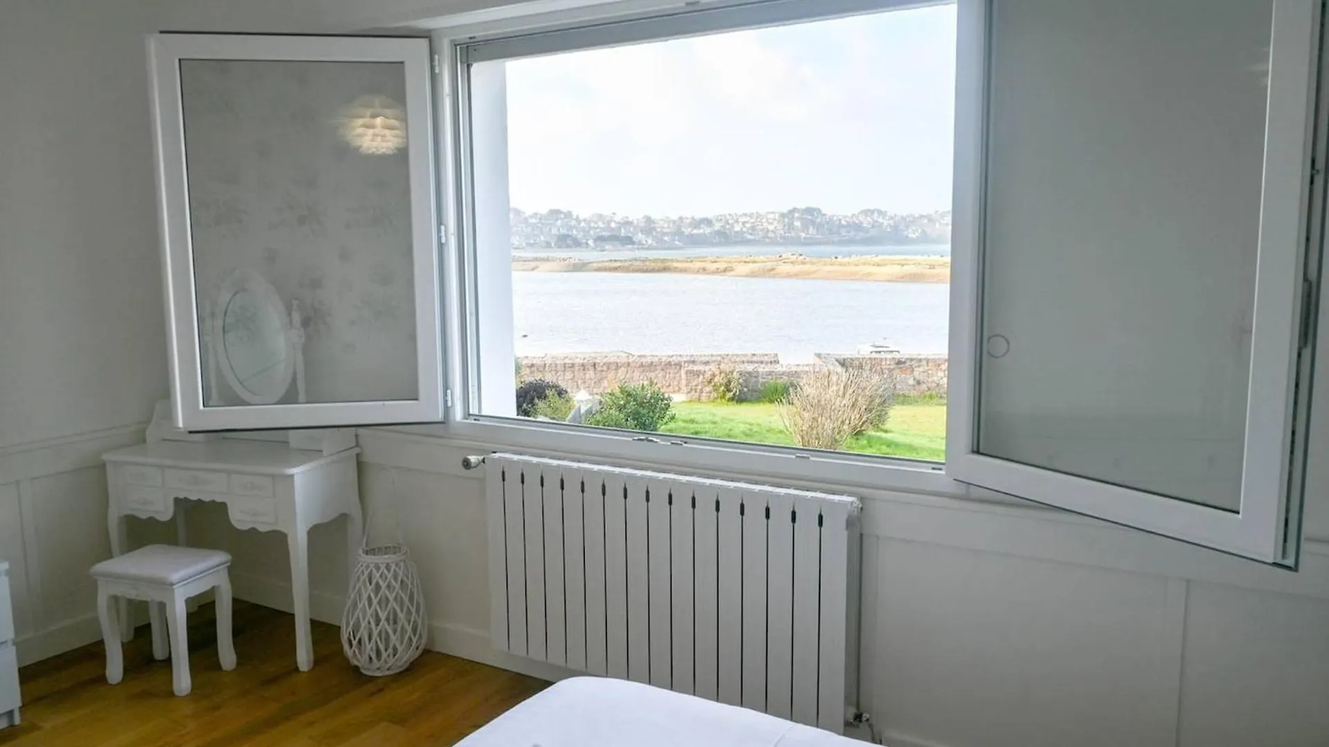 Holiday home Le Lenn La Maison Du Lenn Exceptional Location Louannec France