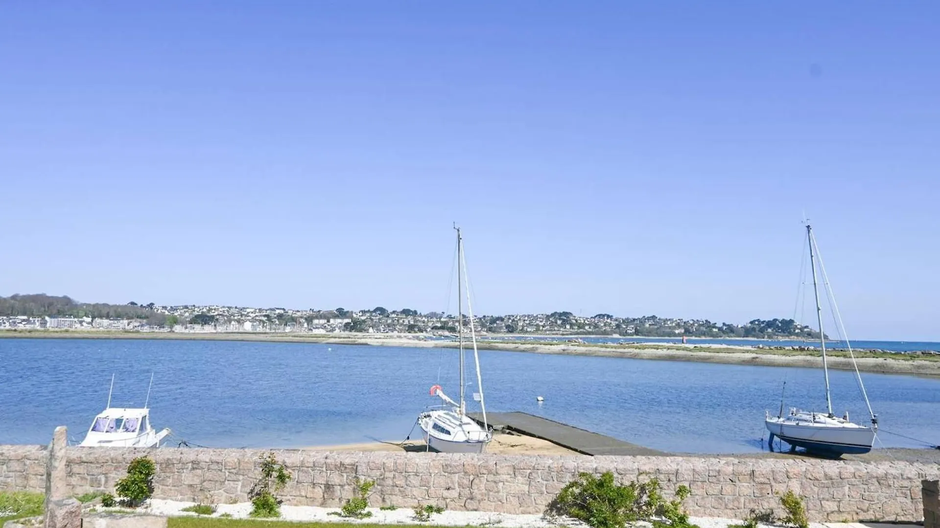 Le Lenn La Maison Du Lenn Exceptional Location Louannec Holiday home