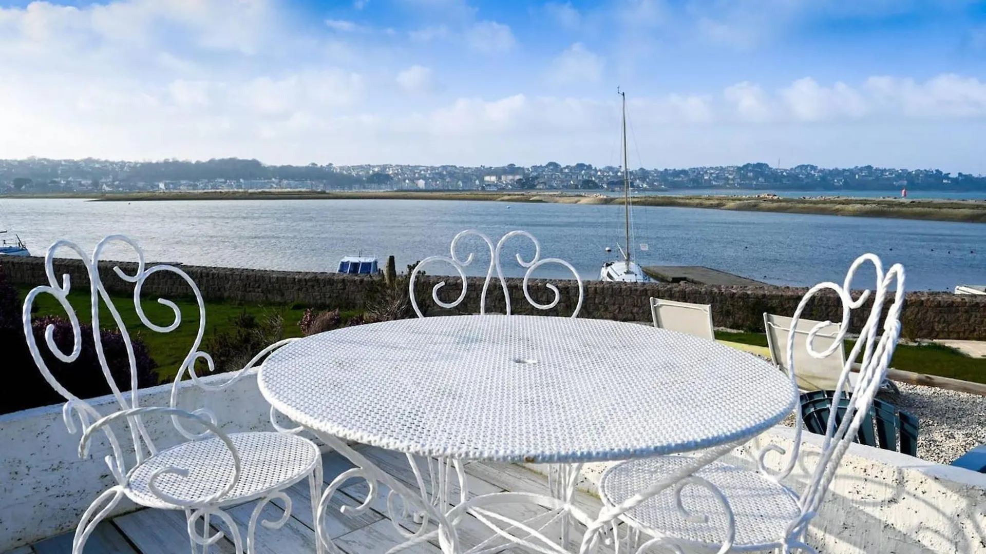 Le Lenn La Maison Du Lenn Exceptional Location Louannec 0*,  France